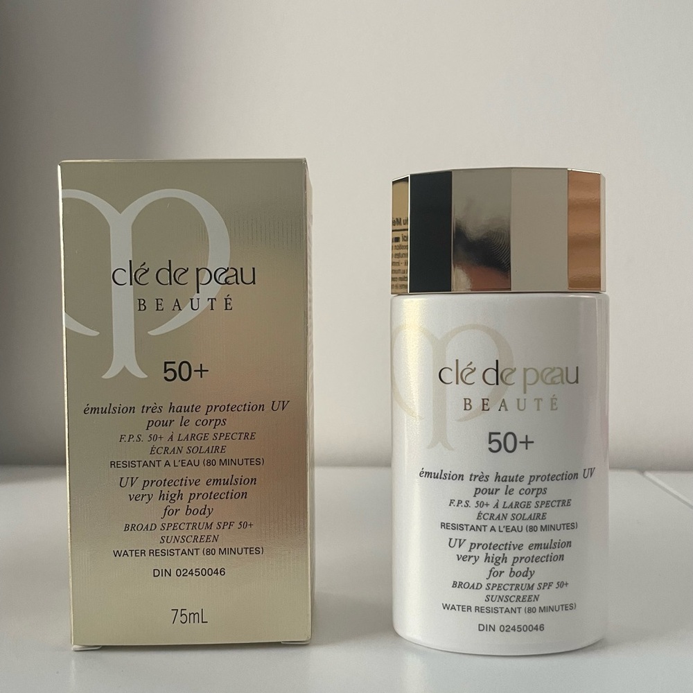 Cle De Peau UV Protective Emulsion SPF 50 + For Body